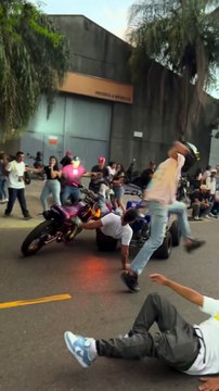 No creo!!! El verdadero Tbt hicimos fue carambola @amoroso_stunt_oficial #fail #caisas #risa #viral #caida
