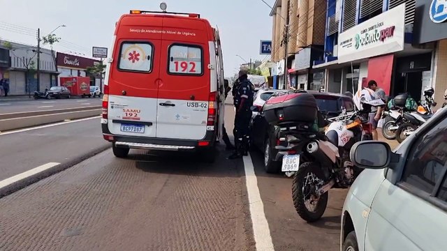 Homem sofre crise convulsiva e é socorrido pelo Samu na Avenida Carlos Gomes