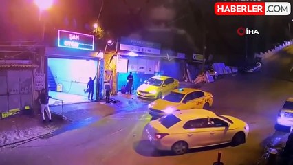Beyoğlu'nda polisten kaçan motosikletliler yakalandı
