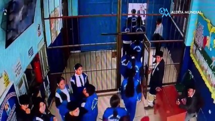 IMAGENES SENCIBLES sicario ataca a un profesor frente a sus alumnos