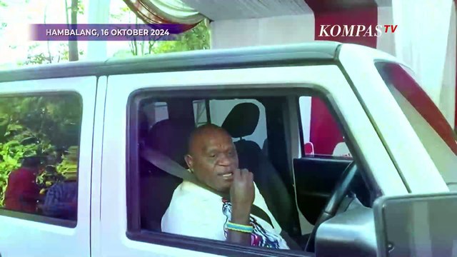 Natalius Pigai Setir Mobil Sendiri Hadiri Pembekalan Calon Menteri Prabowo: Saya Apa Adanya