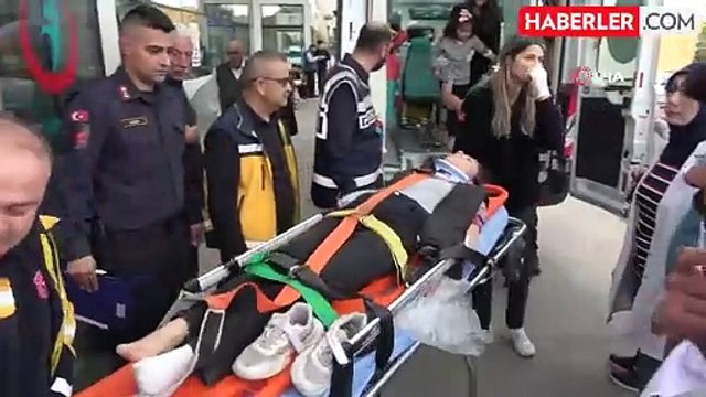 Kastamonu'da Okul Servisi ile Tır Çarpıştı: 13 Yaralı