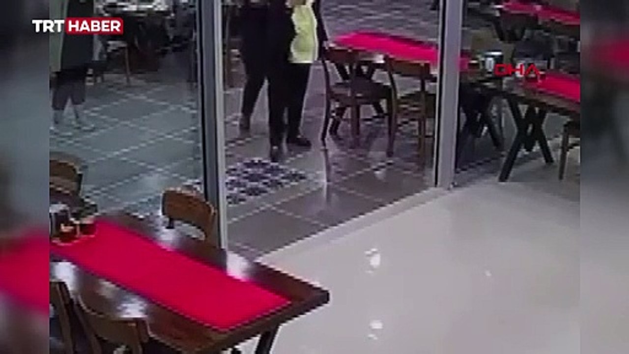 Eski hakem 'Heimlich' manevrasıyla hayat kurtardı