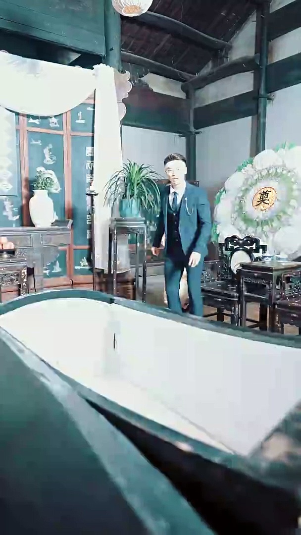 依旧海棠红