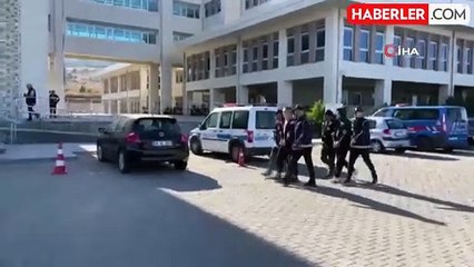 Çanakkale'de 79 kaçak göçmenle birlikte 2 organizatör tutuklandı