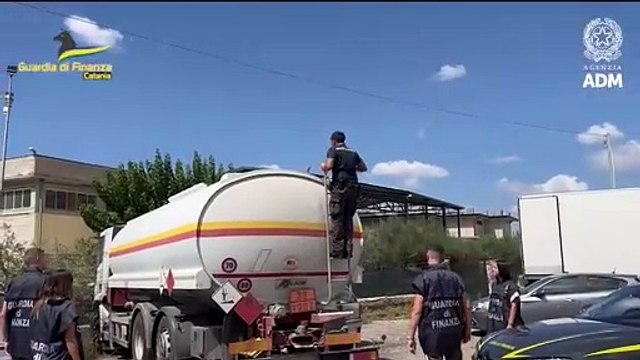 Il video del blitz della guardia di finanza di Catania per frodi su iva, accise e prodotti energetici