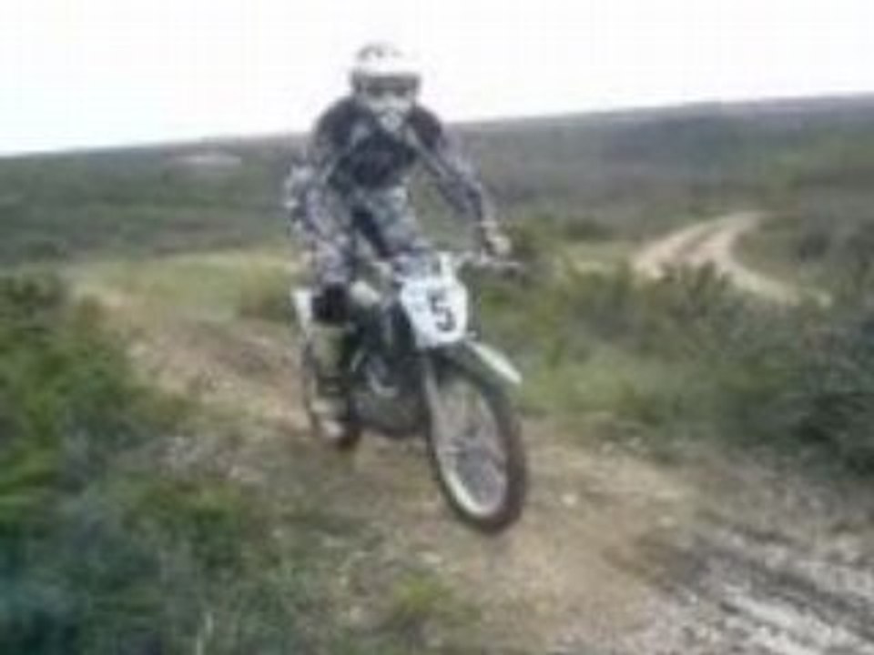 Dirt bike saut