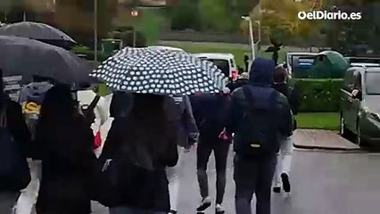 Un grupo de estudiantes de la Universidad de Navarra persigue al ministro Grande-Marlaska al grito de "maricón"