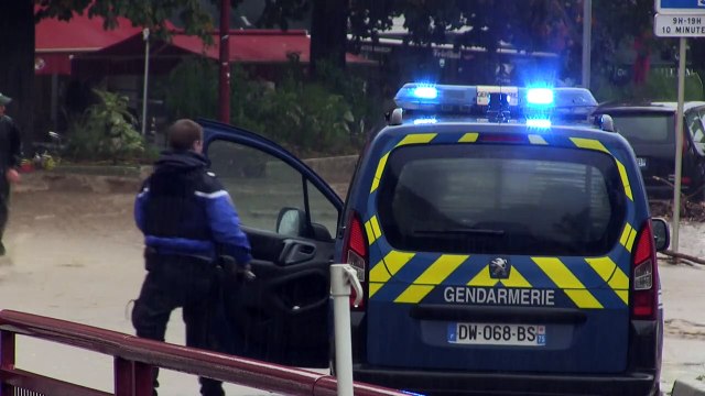 France: pluies exceptionnelles sur le Centre-Est en alerte rouge