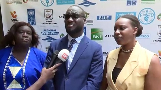 Des jeunes africains discutent sur le renforcement des ressources aquatiques comme moteur de croissance durable