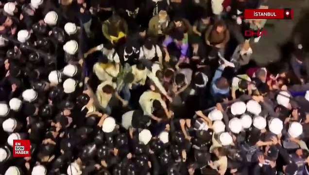 İstanbul Beyoğlu'nda izinsiz yürüyüş arbedesi