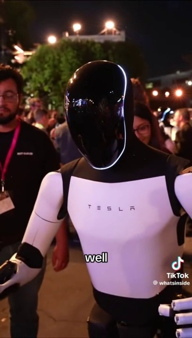 ⁣Elon Musk tesla Robot