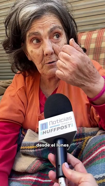 El drama de una familia que vive en la calle tras ser engañados y no poder pagar un alquiler