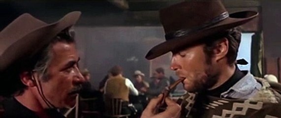 La parodia sulle ordinanze anti-rumore a Pescara vecchia: Clint Eastwood intima cos? la chiusura alle 24