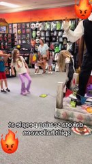 "Scared of Statues? Funniest Museum Freakouts!"