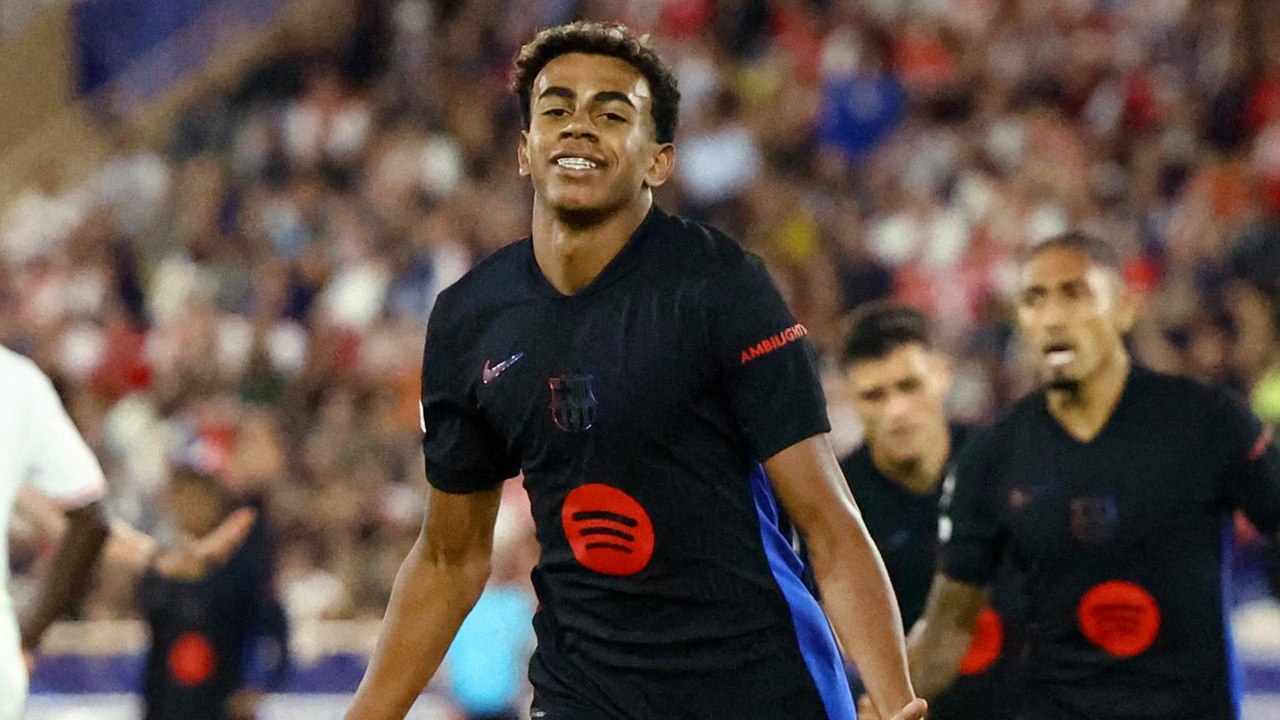 Golazo de Lamine Yamal en el entrenamiento