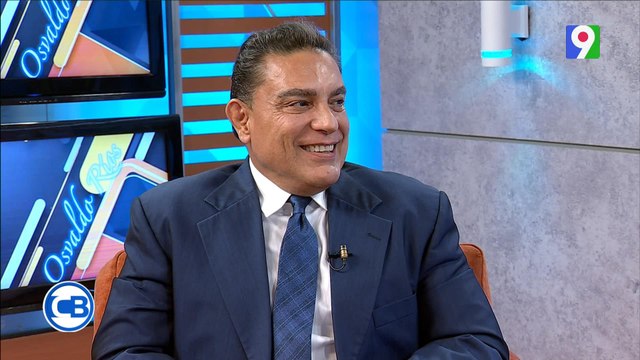 Osvaldo Ríos le hace un gran regalo a Carlos Batista | Con los Famosos