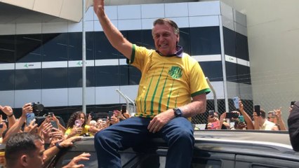 Em João Pessoa, Bolsonaro pede voto para Marcelo Queiroga e realiza carreata com simpatizantes