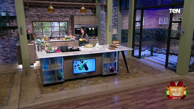 طريقة عمل مكرونة بالبشاميل والشيش طاووق وسلطة البطاطا بالبنجر مع الشيف فيفيان فريد| كل يوم أكلة