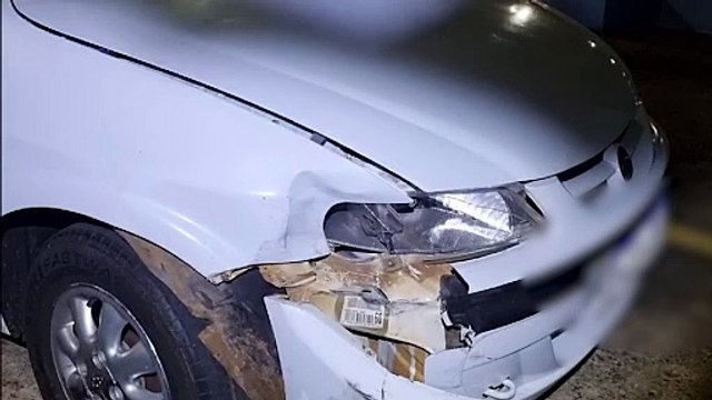 Celta e Ka se envolvem em acidente na Avenida Tancredo Neves