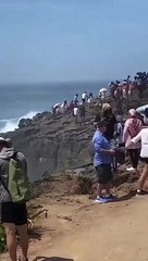 Ombak Tinggi di Angels's Bilabong Nusa Penida, Satu Turis Hilang Terseret Ombak