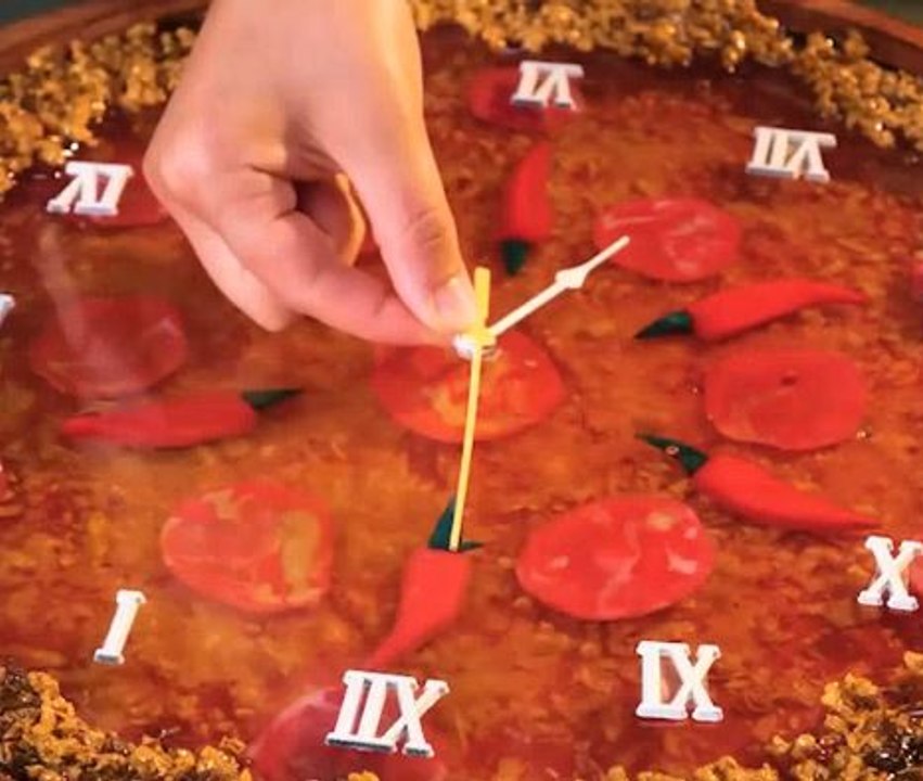 Mouth watering pizza clock idea!