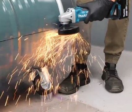 Crafting a train out of old barrels!