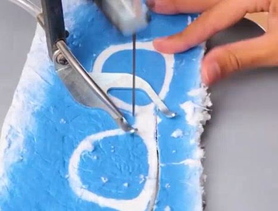 Eco-friendly idea! Turning toilet paper into stylish sunglasses!