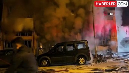 Download Video: Beyoğlu'ndaki Yatak İmalathanesinde Yangın Çıktı