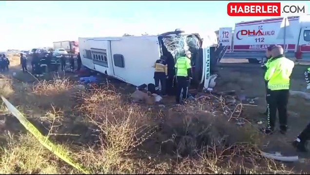 Aksaray-Ankara karayolunda yolcu otobüsü devrildi! 6 kişi öldü, 20 yaralı var