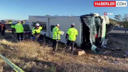 Скачать видео: Aksaray-Ankara karayolunda otobüs şarampole devrildi, ilk belirlemelere göre 6 ölü ve çok sayıda yaralı olduğu öğrenildi