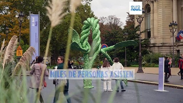 Miles de personas acuden a Art Basel de París, la feria de arte más importante y exclusiva de Europa