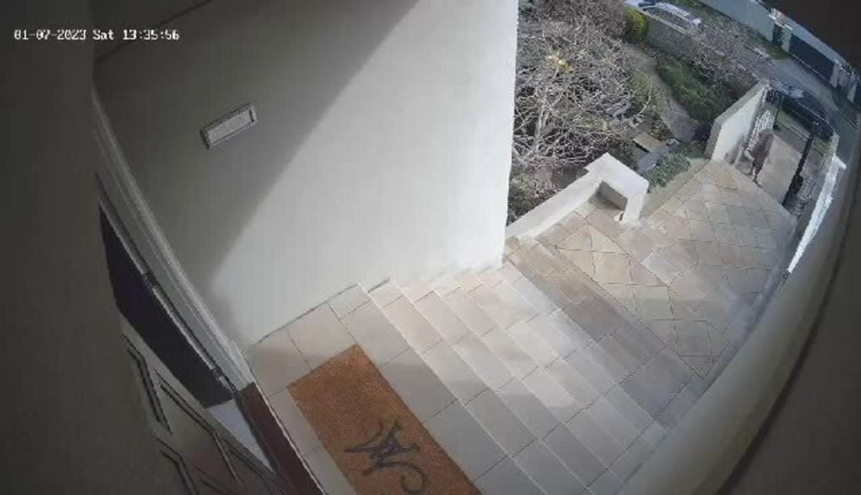 Man Slips and Falls on Wet Stairs in Melbourne, Australia