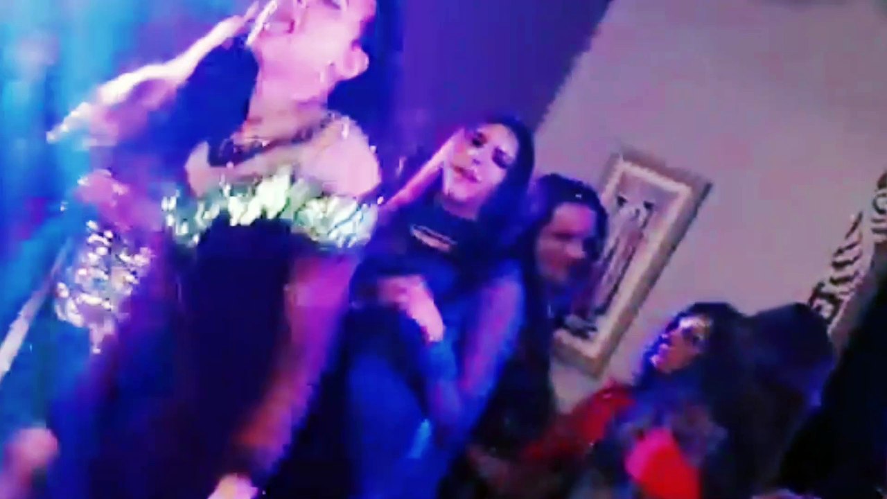 Laila #nice performance #hindi song #viral dance video