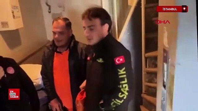İstanbul'da asansörde mahsur kalan sağlık ekibini itfaiye kurtardı