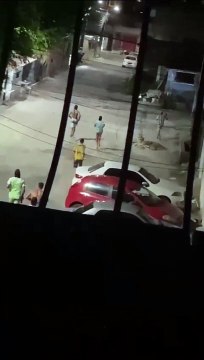 Briga entre facções causa pânico em moradores e suspensão de ônibus no bairro Santo Inácio