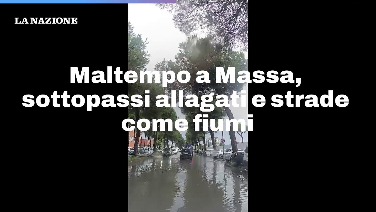Maltempo a Massa, sottopassi allagati e strade come fiumi