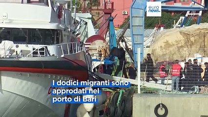 Migranti portati in Albania rientrano in Italia: motovedetta arrivata a Bari