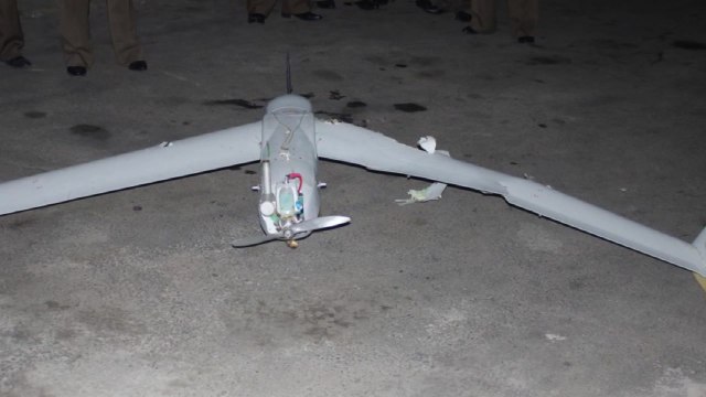 북 한국 무인기 잔해 평양서 발견...'드론사' 동일 기종 / YTN