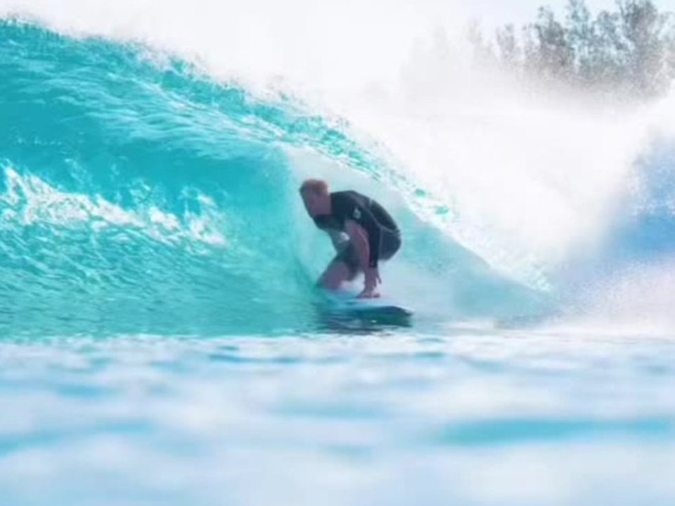 Royaler Wellenreiter: Prinz Harry begeistert als Surfer