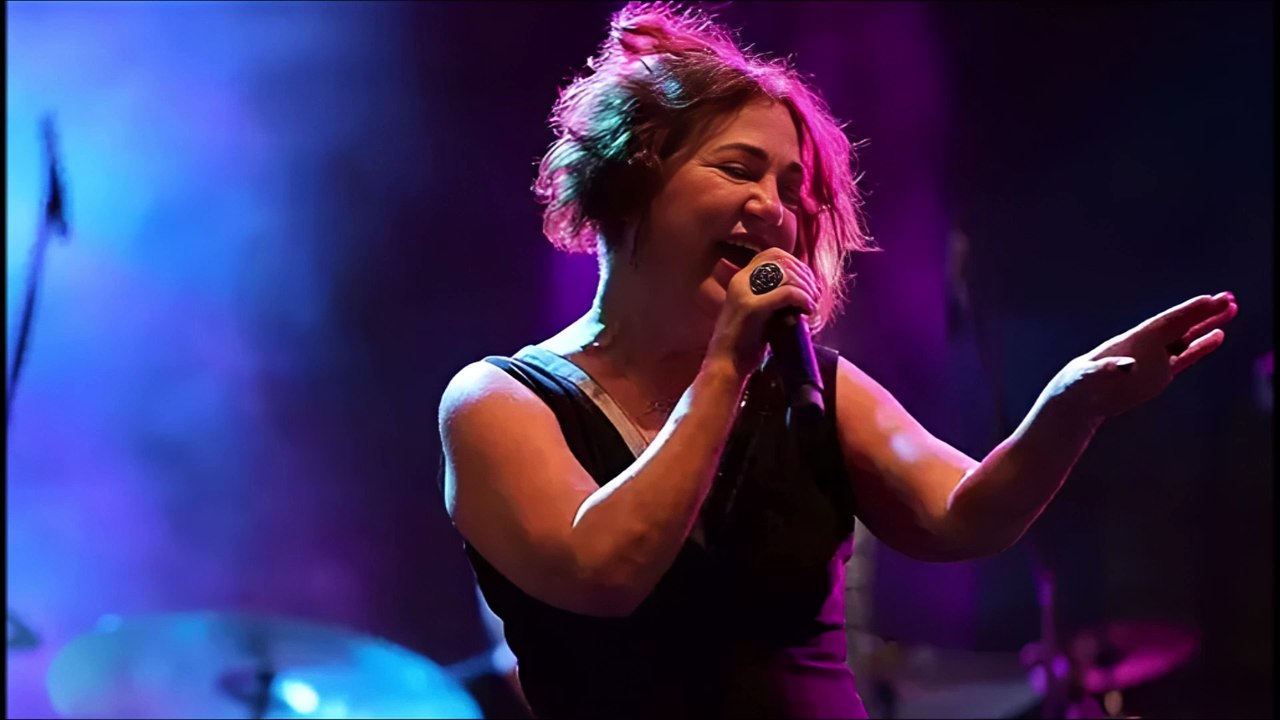 NAZAN ÖNCEL  AKAPELLA BENİ HATIRLA