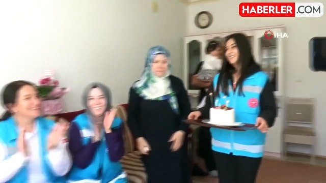 Asırlık Emine Nineye Doğum Günü Sürprizi