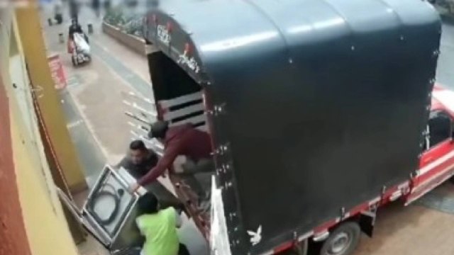 VIDEO: peligrosa banda de ladrones robaba a personas que vendían artículos por internet en Bogotá