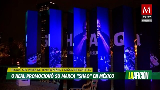 Shaquille O'Neal regala tenis a niños en Ecatepec en su visita a México