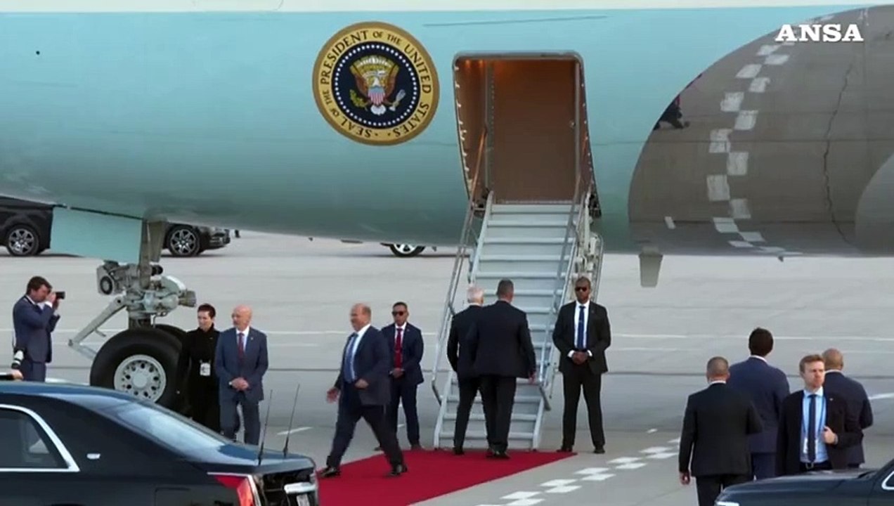 Biden lascia Berlino dopo la visita di Stato in Germania