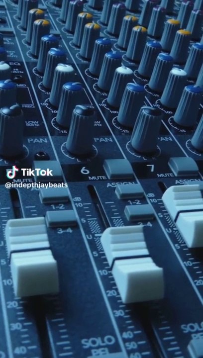 "Top 2 Mixing Mistakes to Avoid: Over-Compression & Too Much Reverb (Quick Fixes!)"