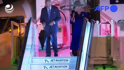 Carlos III llega a Australia en su primer gran viaje tras su cáncer