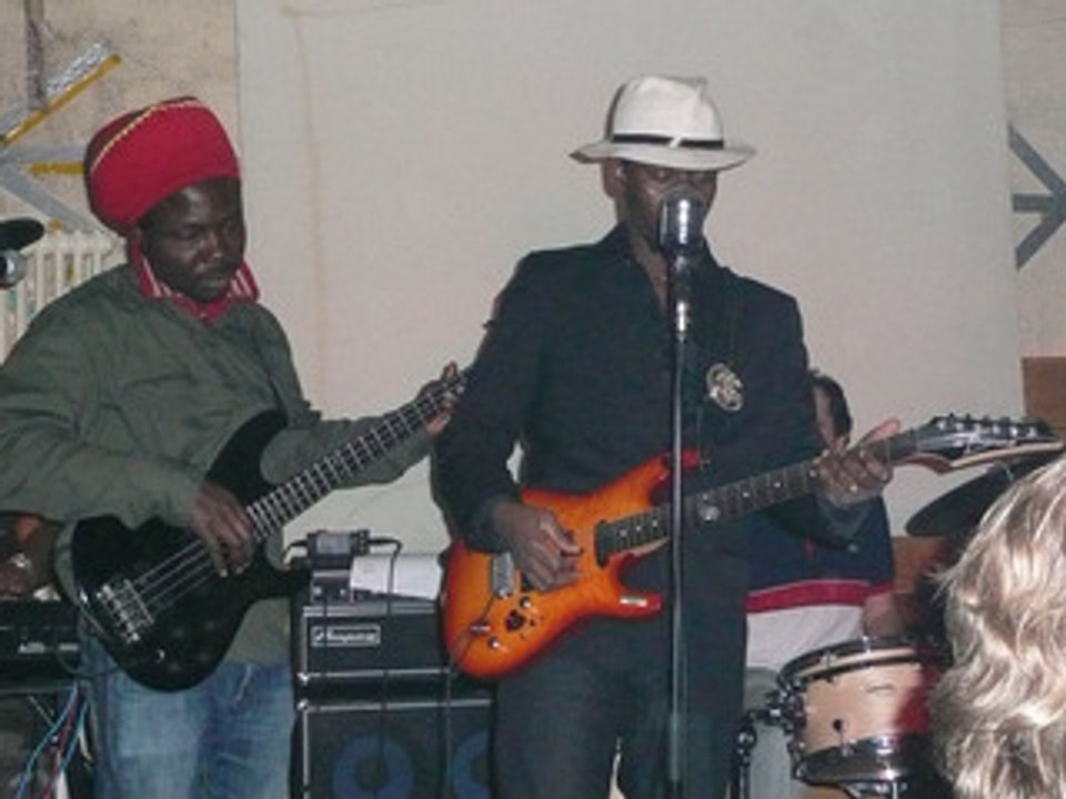 Africa Queen live