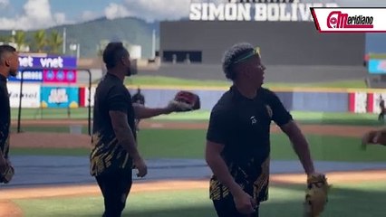 ¡Wilfredo Tovar calentando antes del Juego!