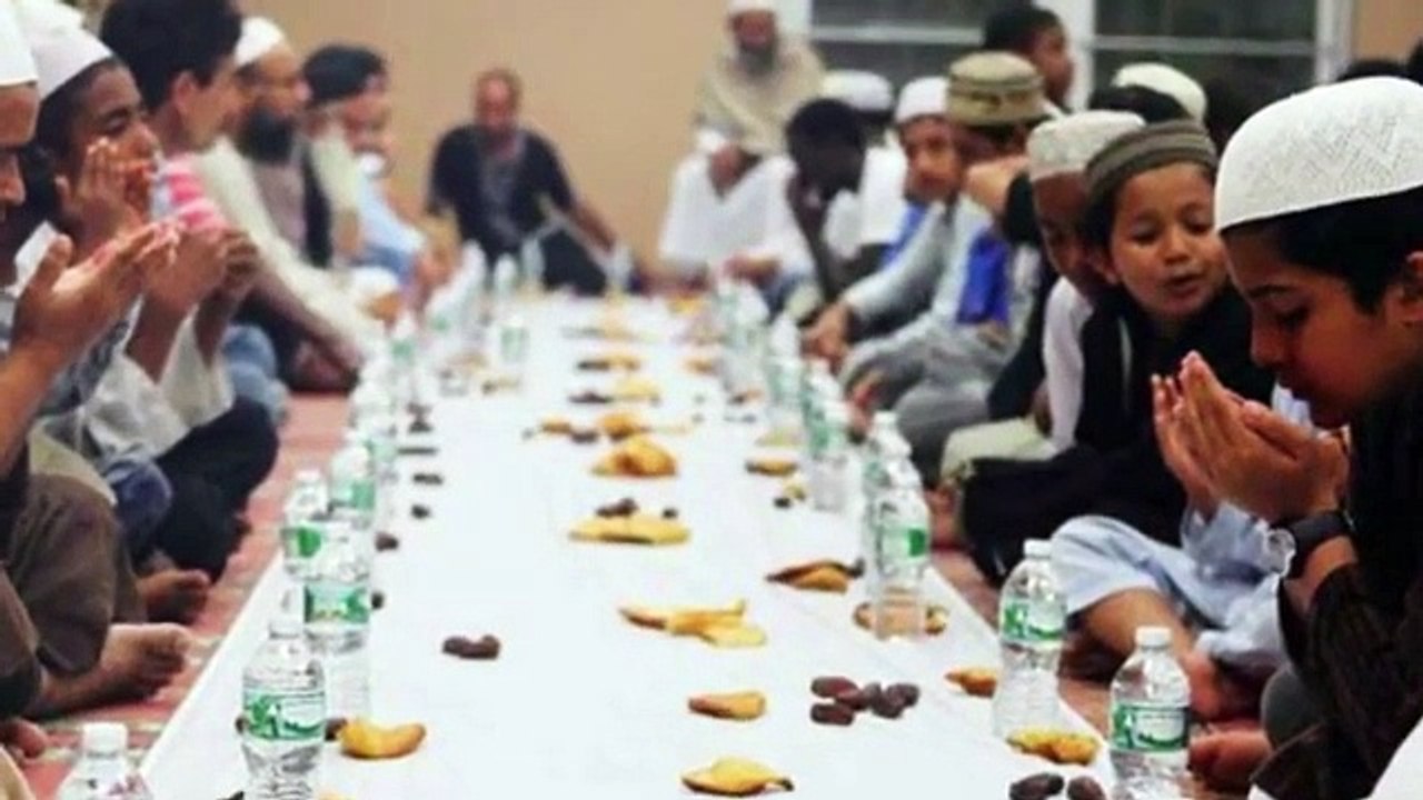 Wo_Wakt_Jab_Har_Dua_Qabool_Hoti_Hain___Wo_Konsa_Time_Hain___Dr_Zakir_Naik_Nay_Bata_Dia(360p)